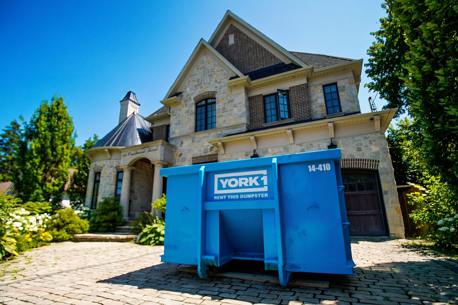 YORK1 Bin rental in front of a home